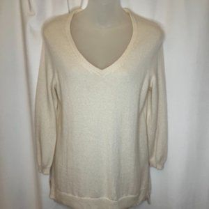Neiman Marcus Pure Cashmere V-neck with 3/4 length sleeves
